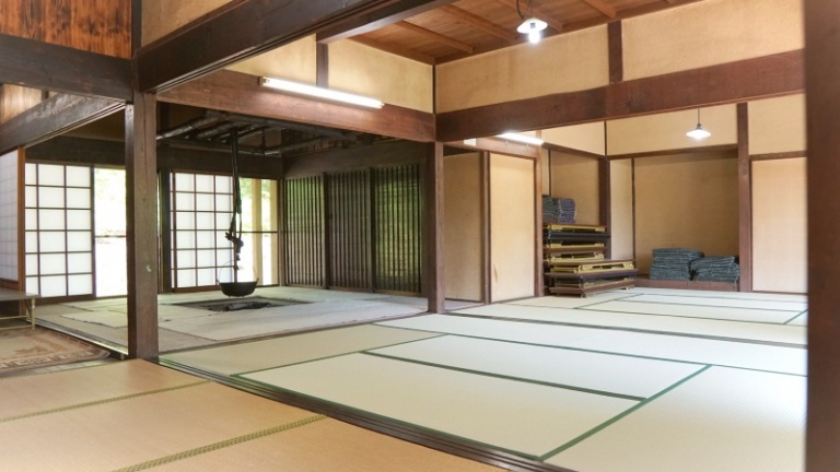 うたかたの館